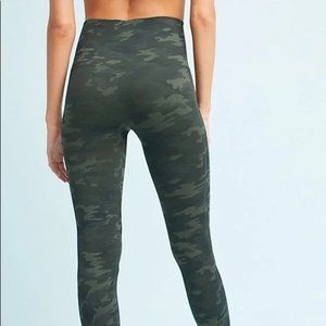 Spanx Look at Me Wow Camo Seamless High Rise Sculpting Leggings Camo
